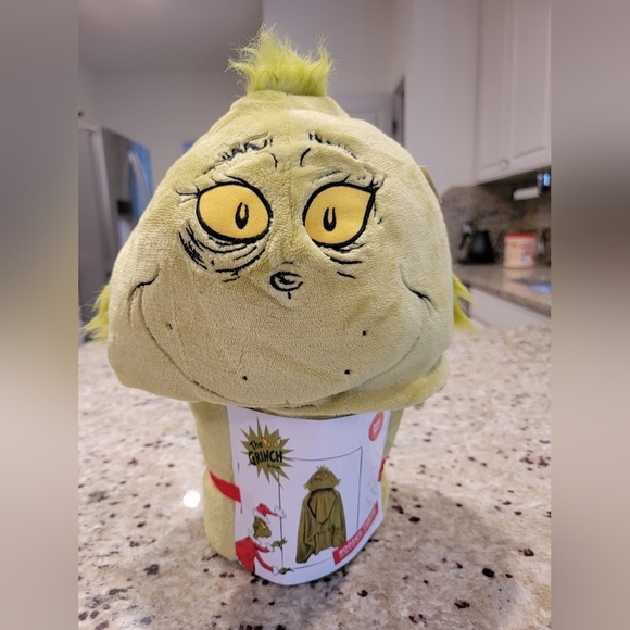 The Grinch Hooded Blanket NEW - Picture 1 of 3